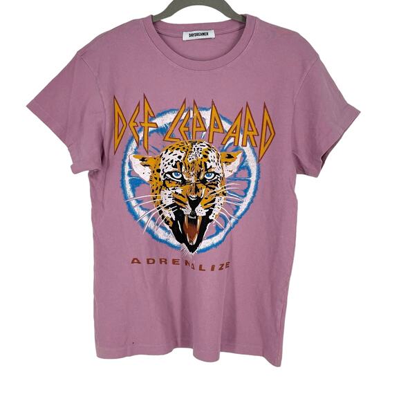 Daydreamer Def Leppard Adrenalize Tour Tee Pink Small NWOT - Picture 1 of 7